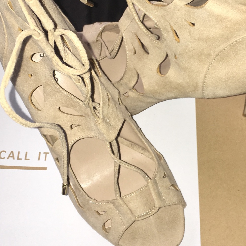 Heels - Picture 2 of 4